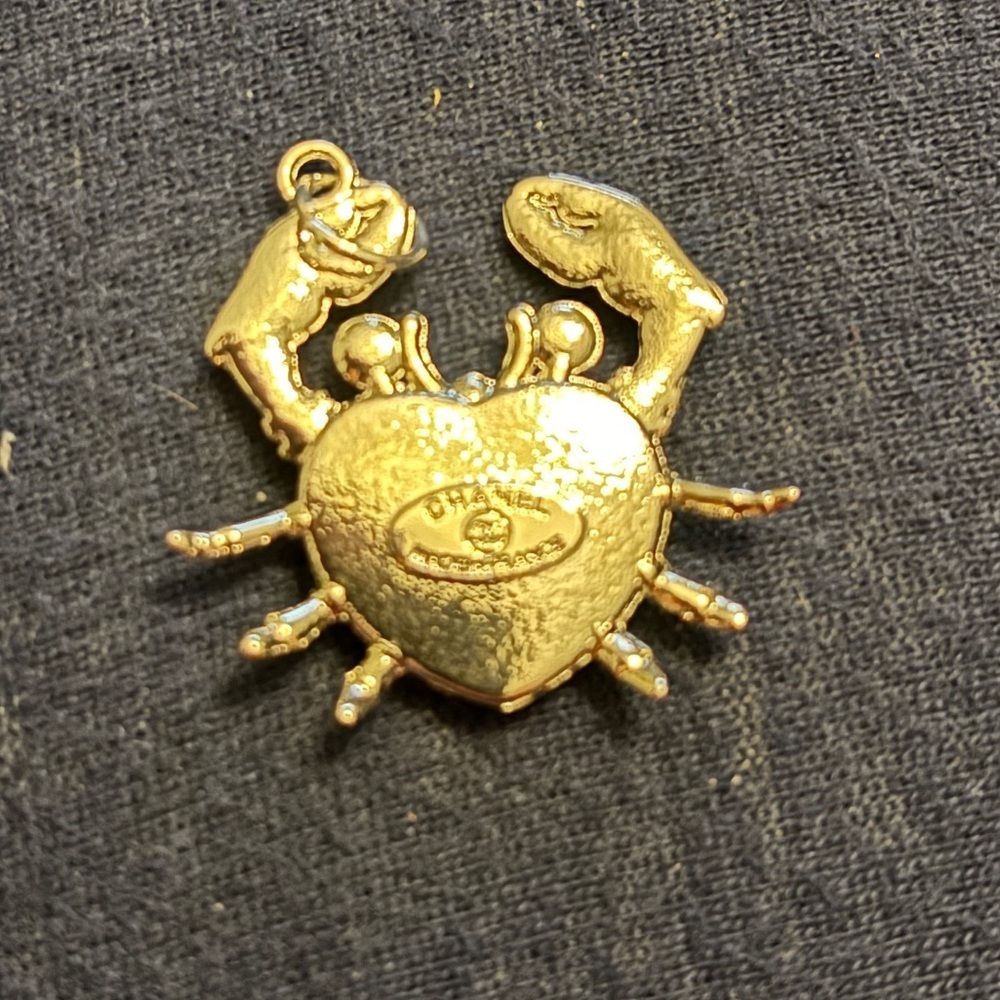 Iconic Double C Heart Crab Charm Silver Tone Pave Crystal Pendant - Picture 2 of 2